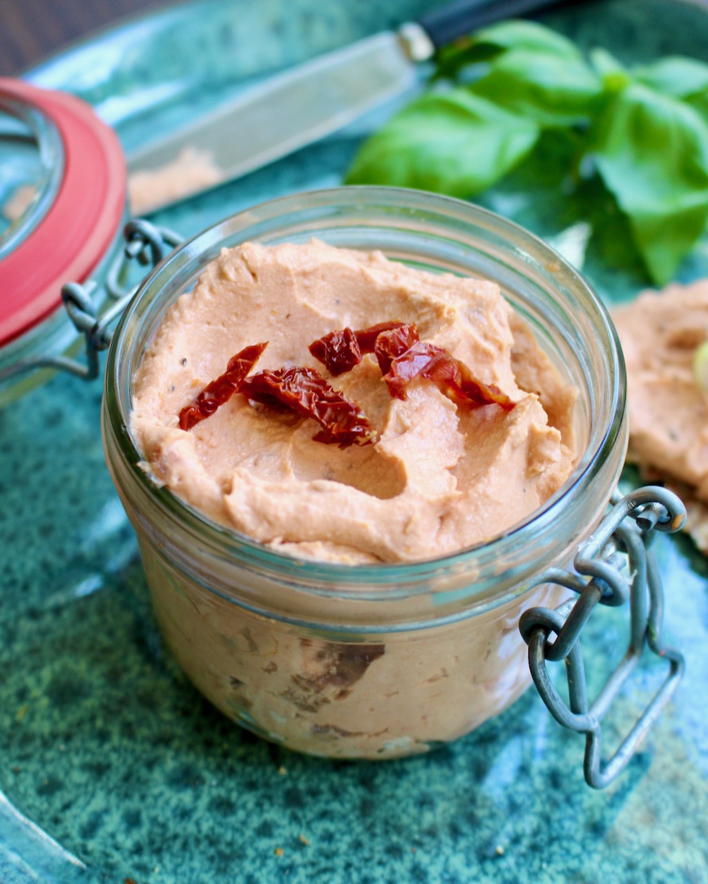 Tofu-spread med soltorkade tomater