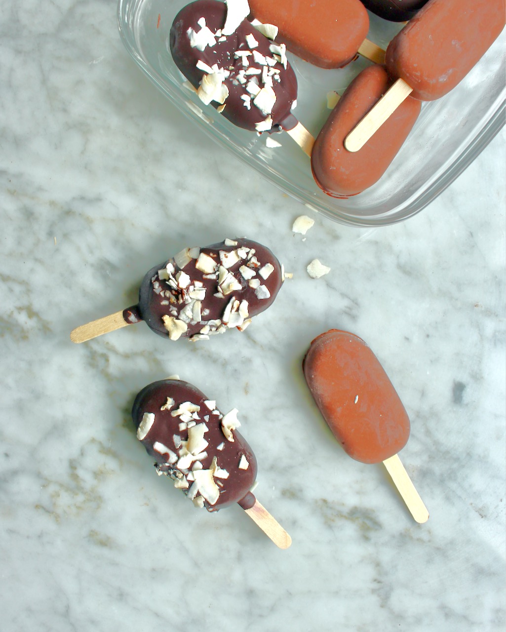 Glasspinnar av chokladparfait (paleo, växtbaserat)