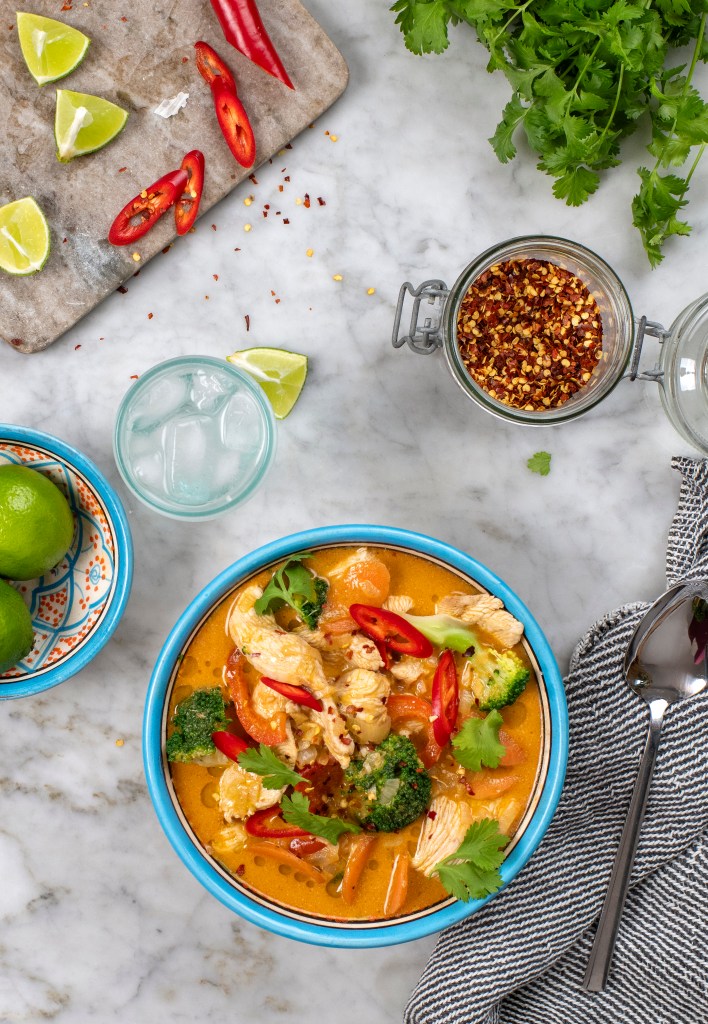 Thailändsk röd curry med blomkålsris